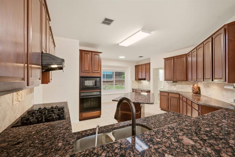 2404 Frosted Green Lane, Plano TX 75025 - Photo 18
