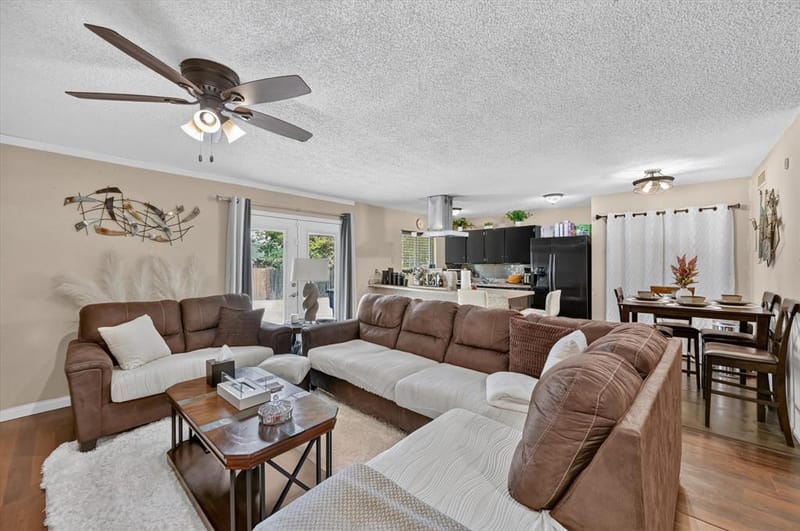 7131 Nutmeg Lane, Dallas TX 75249 - Photo 6