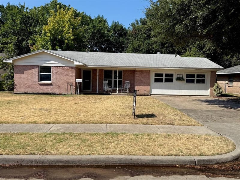 349 Rivercrest Drive, Lewisville TX 75067 - Photo 2
