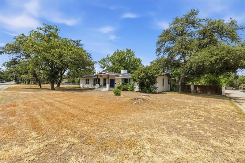 2006 11th Street, Brownwood TX 76801 - Photo 4
