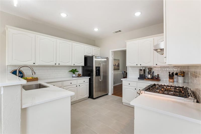 10231 Castle Drive, Frisco TX 75035 - Photo 13