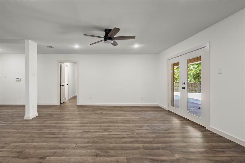 909 Robertson Road, Grand Prairie TX 75050 - Photo 13