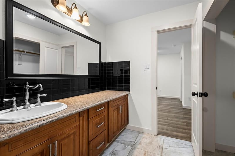 909 Robertson Road, Grand Prairie TX 75050 - Photo 22