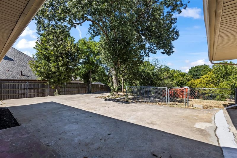 909 Robertson Road, Grand Prairie TX 75050 - Photo 30