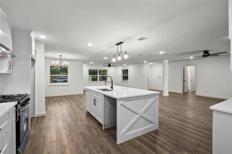 909 Robertson Road, Grand Prairie TX 75050 - Photo 11