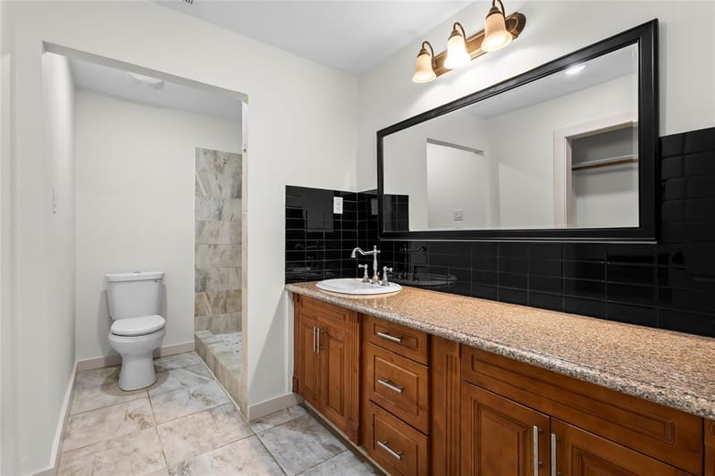 909 Robertson Road, Grand Prairie TX 75050 - Photo 19