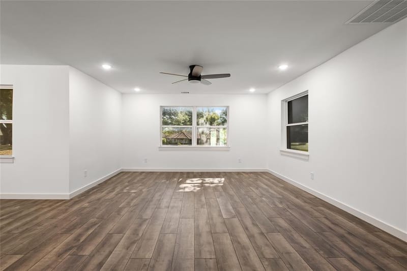 909 Robertson Road, Grand Prairie TX 75050 - Photo 8