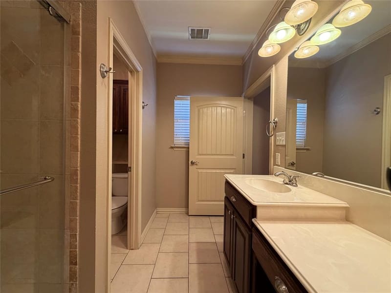 5107 Chesterfield Place, Arlington TX 76017 - Photo 13