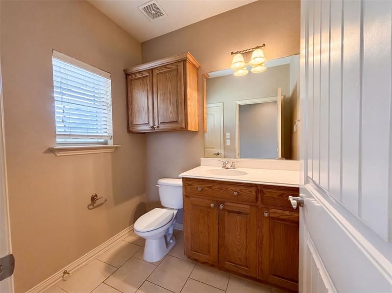 5107 Chesterfield Place, Arlington TX 76017 - Photo 9