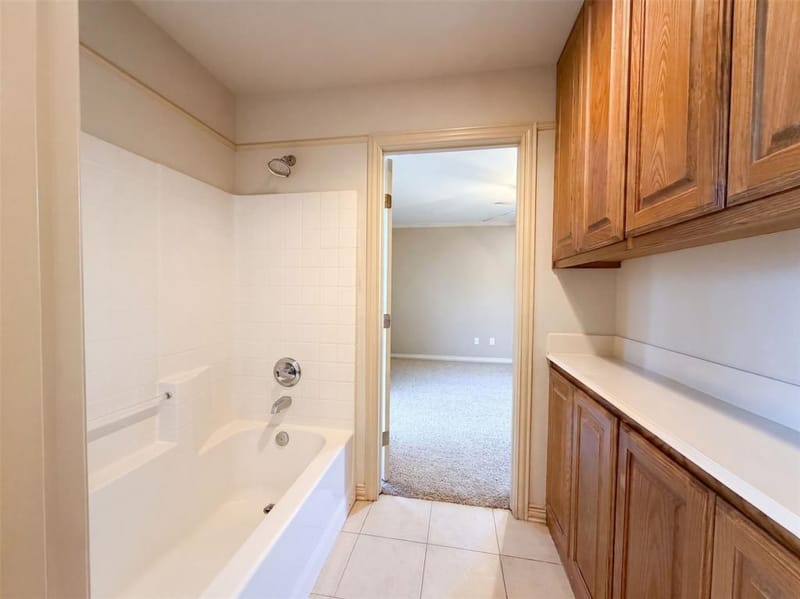 5107 Chesterfield Place, Arlington TX 76017 - Photo 11