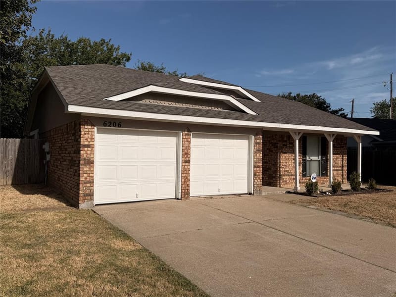 6206 Fernwood Drive, Arlington TX 76001 - Photo 3