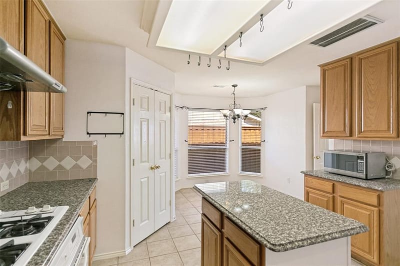 2424 Hunters Run Drive, Plano TX 75025 - Photo 13