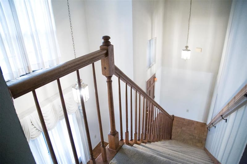 6706 Saddle Ridge Road, Arlington TX 76016 - Photo 2