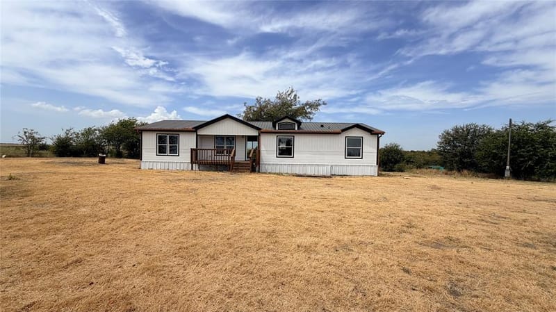 716 Coyote Trail, Rhome TX 76078