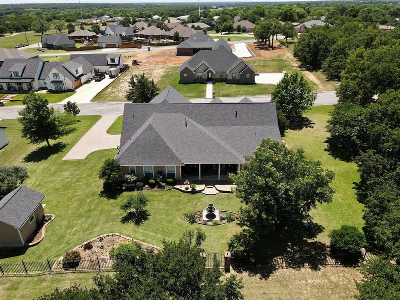 1602 Jefferson Street, Bowie TX 76230 - Photo 6