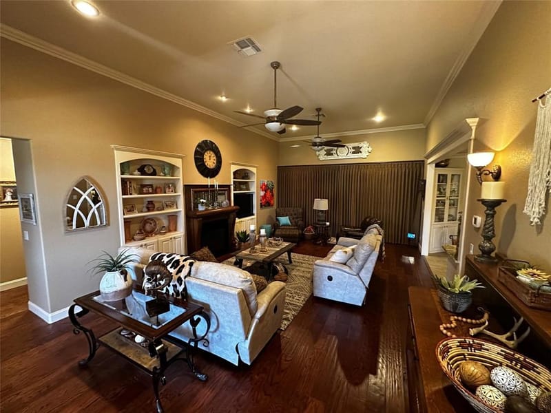 1602 Jefferson Street, Bowie TX 76230 - Photo 7