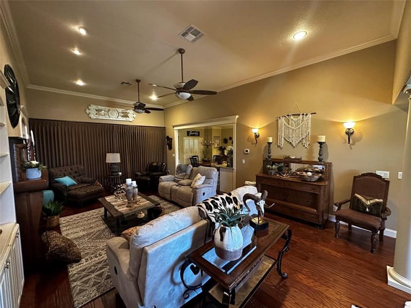 1602 Jefferson Street, Bowie TX 76230 - Photo 9