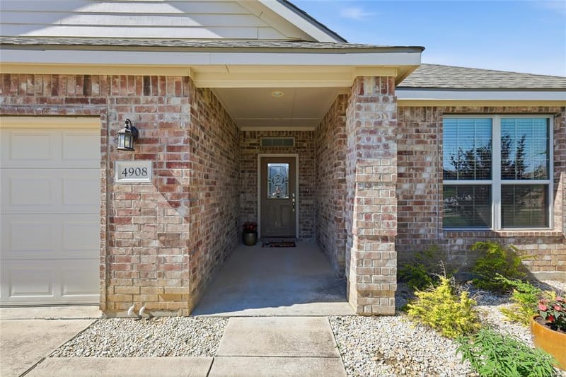 4908 Lake Park Drive, Sanger TX 76266 - Photo 2