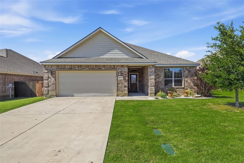 4908 Lake Park Drive, Sanger TX 76266