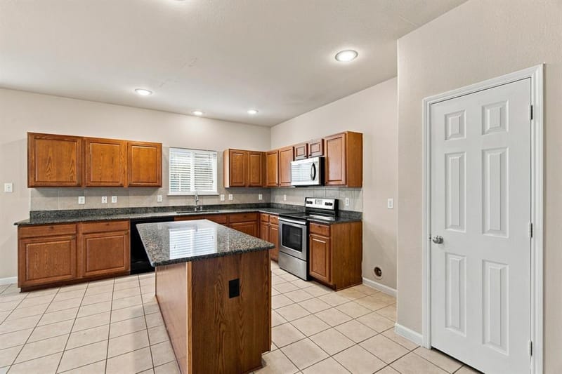 2332 Angoni Way, Fort Worth TX 76131 - Photo 7