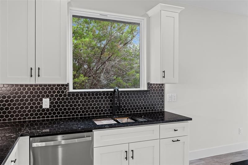 2712 Steepleridge Circle, Granbury TX 76048 - Photo 6