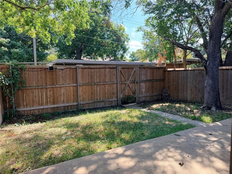 13702 FLAGSTONE Lane, Dallas TX 75240 - Photo 17