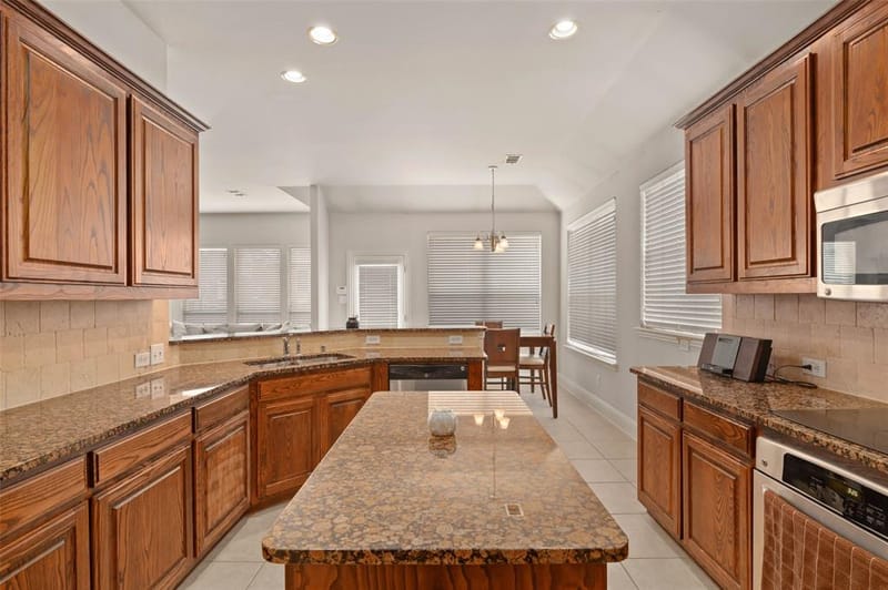 2501 Claymore Avenue, Garland TX 75043 - Photo 10