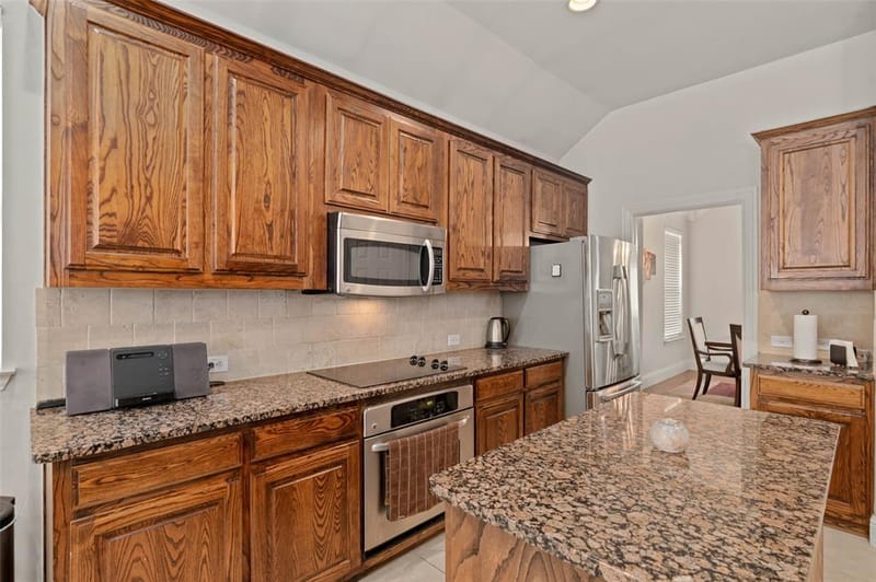 2501 Claymore Avenue, Garland TX 75043 - Photo 8