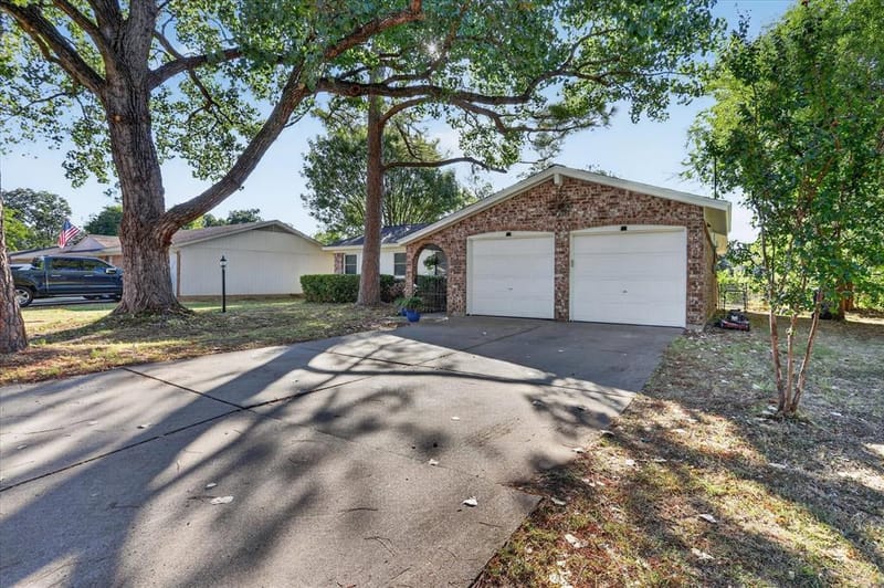 441 Nathan Street, Burleson TX 76028 - Photo 5