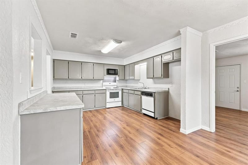 117 Leslie Street, Bonham TX 75418 - Photo 10