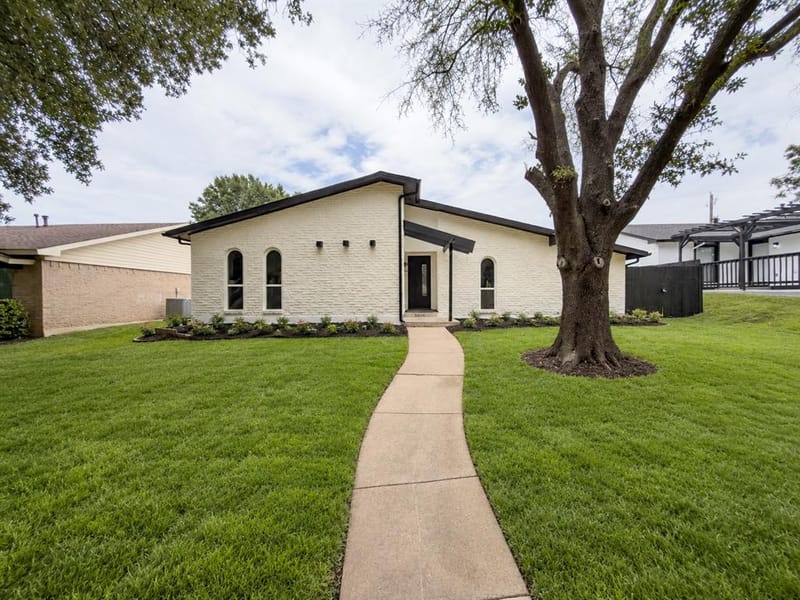 3406 Country Club Drive, Grand Prairie TX 75052