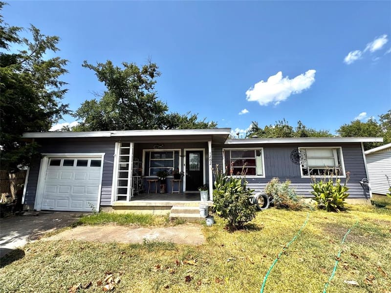 1202 Huddleston Drive, Grand Prairie TX 75050