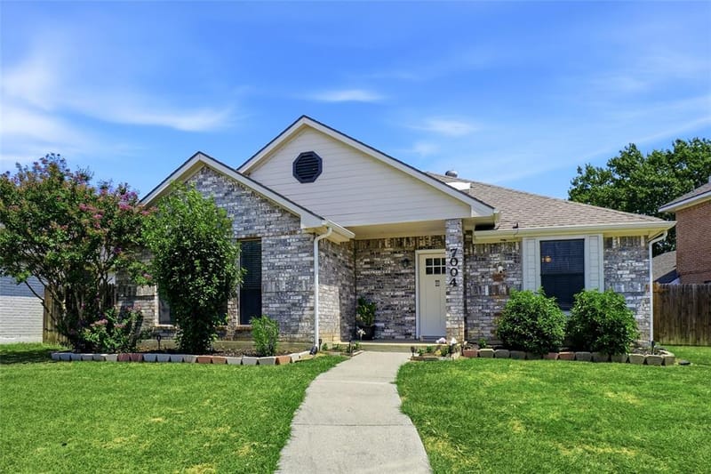 7004 Bentley Avenue, Fort Worth TX 76137