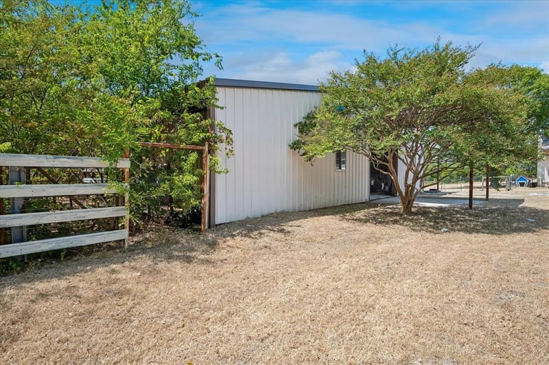1501 Andy Thomas Road, Whitewright TX 75491 - Photo 27