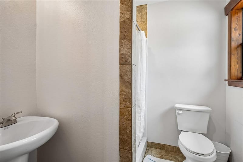 1501 Andy Thomas Road, Whitewright TX 75491 - Photo 21