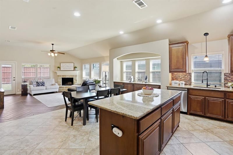 4209 Carnation Lane, Mansfield TX 76063 - Photo 7