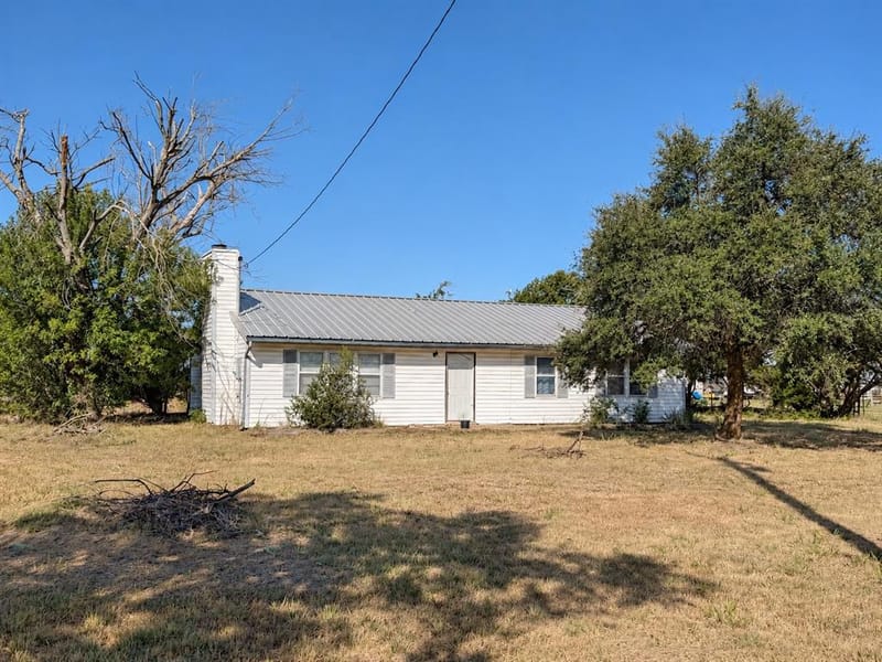 913 County Road 1003a, Godley TX 76044 - Photo 26