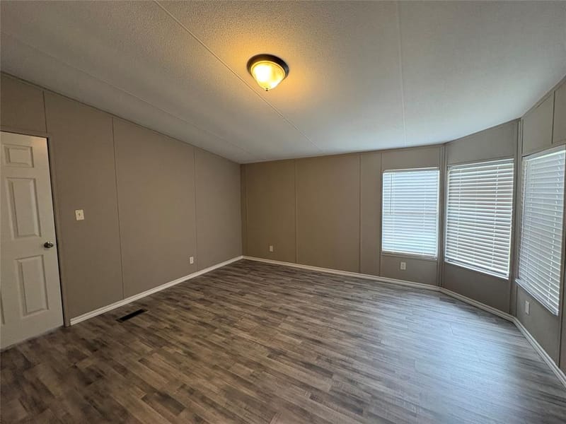 111 Shady Springs Drive, Bridgeport TX 76426 - Photo 17