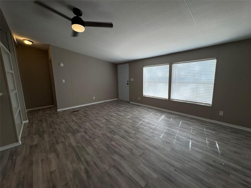 111 Shady Springs Drive, Bridgeport TX 76426 - Photo 9