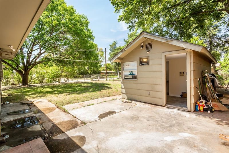 1203 Sunnybrook Drive, Irving TX 75061 - Photo 32