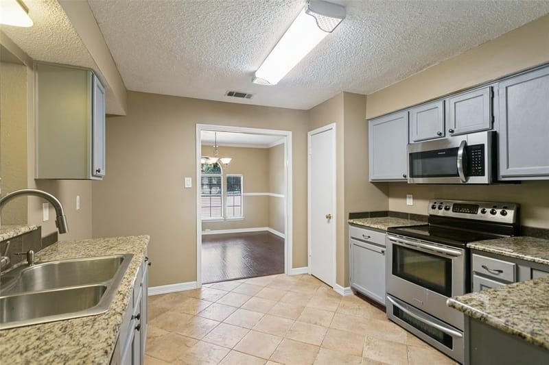 928 Ledgemont Drive, Plano TX 75025 - Photo 12
