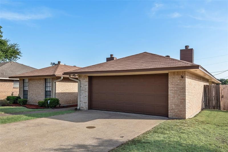 217 Silver Creek Drive, Duncanville TX 75137