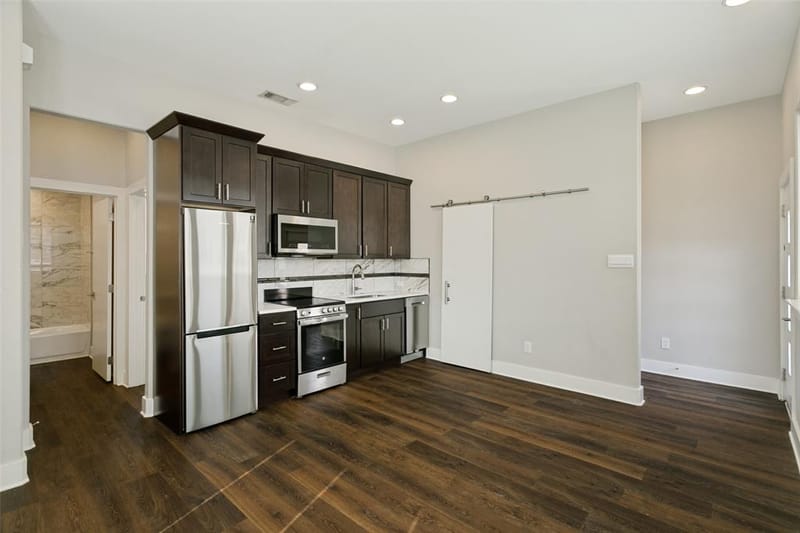 324 Feliks Gwozdz Place, Fort Worth TX 76104 - Photo 10