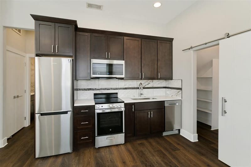324 Feliks Gwozdz Place, Fort Worth TX 76104 - Photo 11