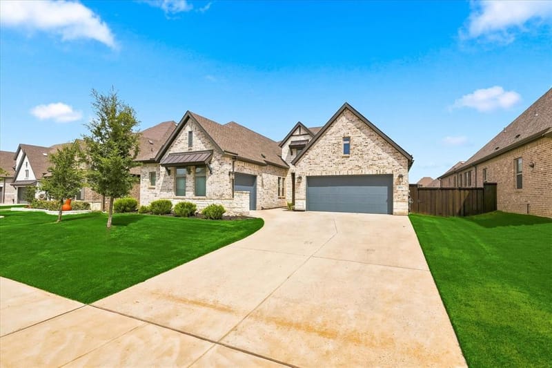 2816 Garrett Drive, Highland Village TX 75077 - Photo 2