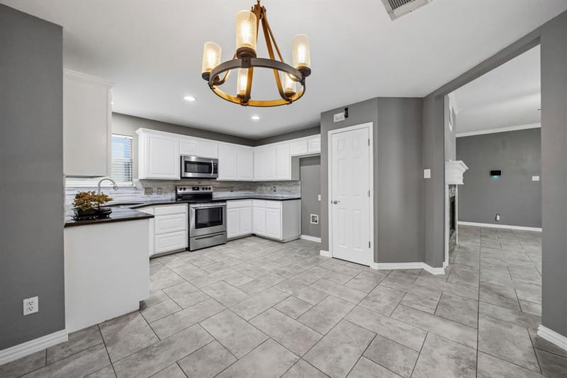 607 Meadowbrook Drive, Burleson TX 76028 - Photo 13