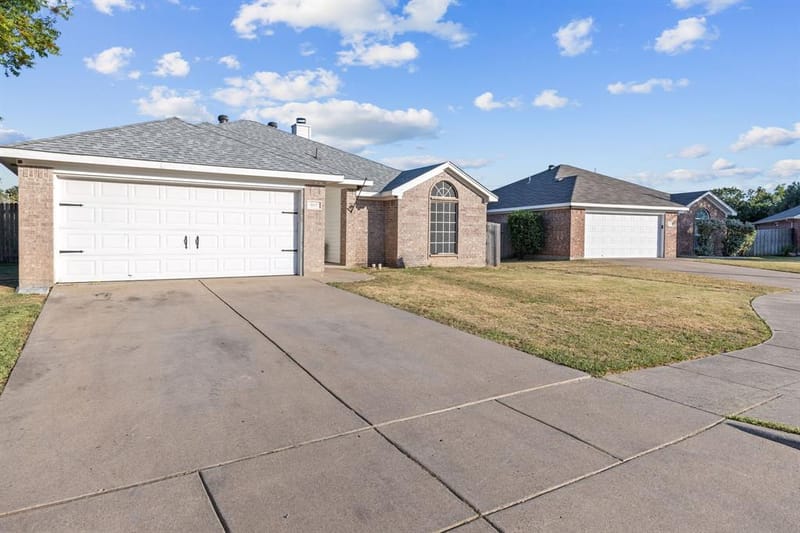 607 Meadowbrook Drive, Burleson TX 76028 - Photo 3