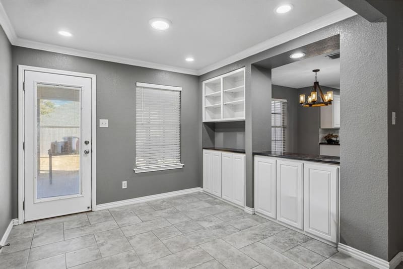 607 Meadowbrook Drive, Burleson TX 76028 - Photo 10