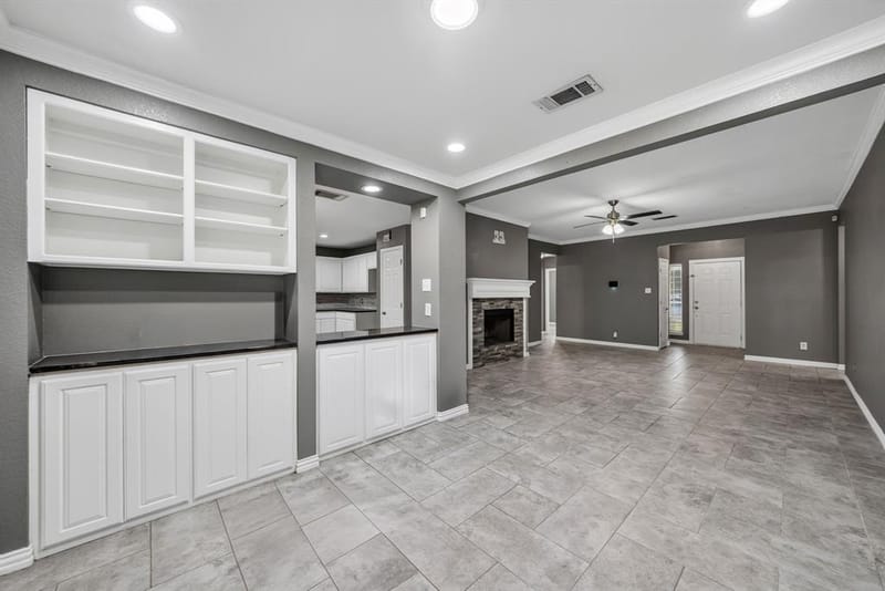 607 Meadowbrook Drive, Burleson TX 76028 - Photo 11