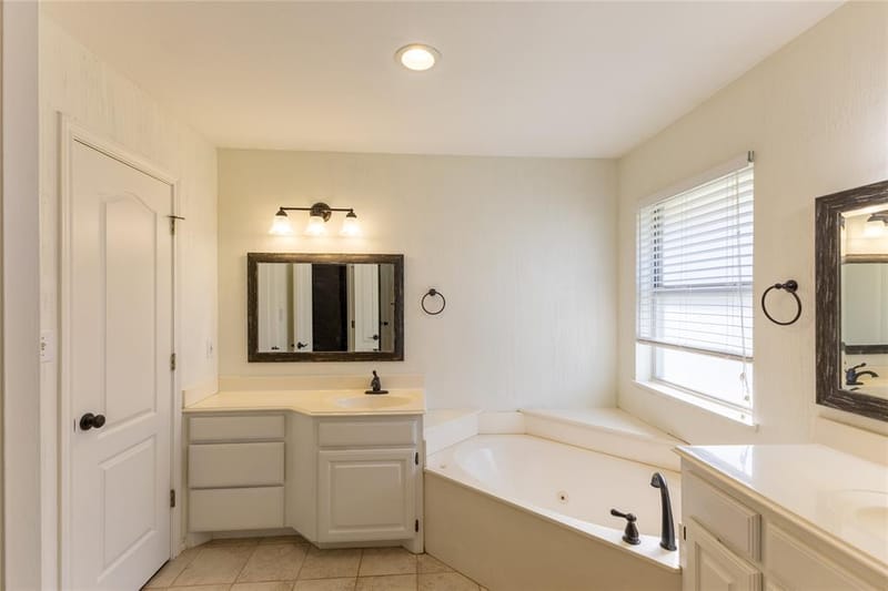 3904 Santa Cruz Street, Granbury TX 76049 - Photo 23